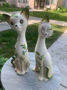 Vtg RARE 1963 INARCO CLEVE,OHIO E-1545 Cat Figurines Hand-Painted Leaf Motifs